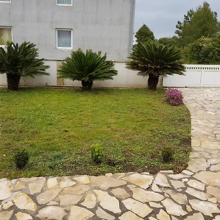 With A Parking Space - 17254